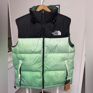Nuptse Vest BNWT The North Face men’s size medium